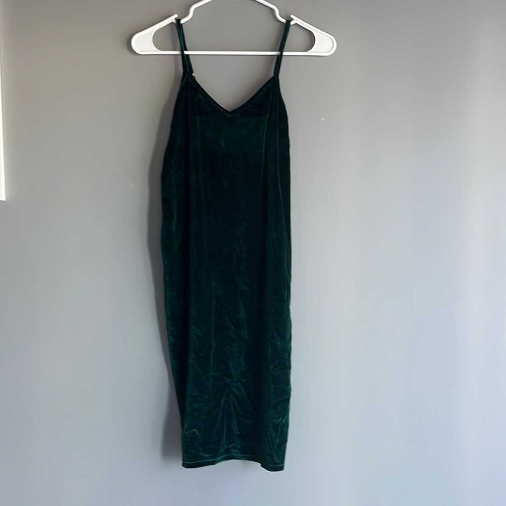 Womens SHEIN Fitted Emerald Velvet Dress with Adjustable Straps (Size S)